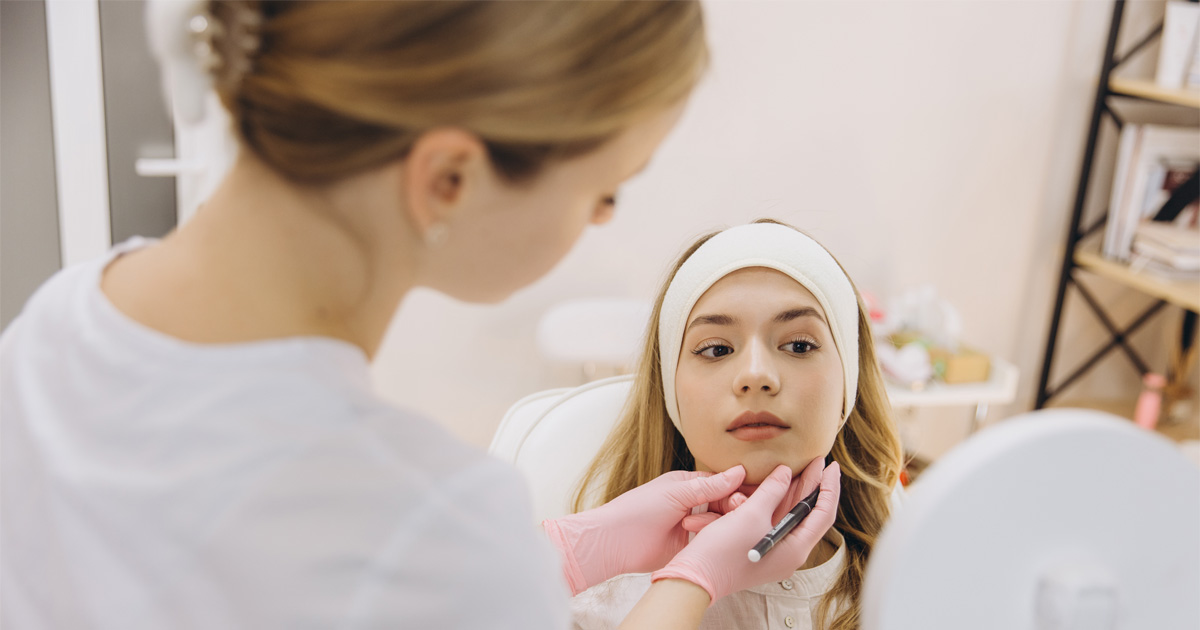 Illustration of a consultation explaining what to expect from a botox treatment